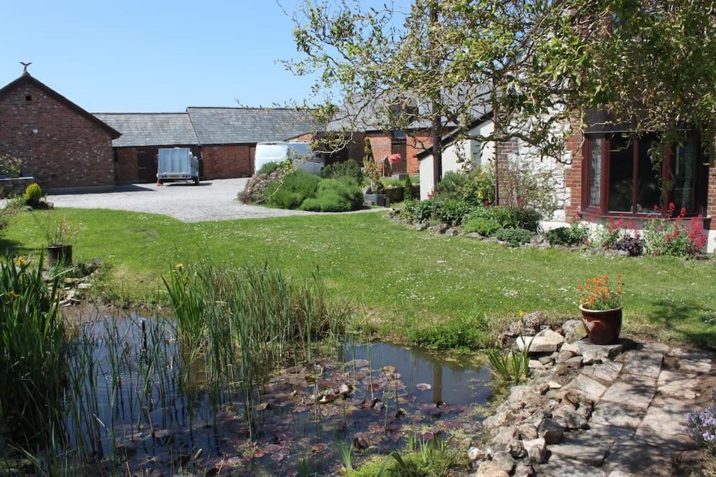 Beautiful Barn Conversion, 3 Bed, Hot Tub, Sauna, Gym, Enclosed Garden Ryde (Isle of Wight)