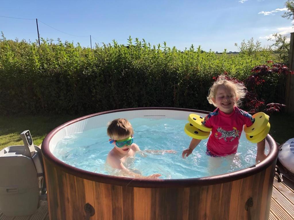 Beautiful Barn Conversion, 3 Bed, Hot Tub, Sauna, Gym, Enclosed Garden Holiday home Ryde (Isle of Wight)