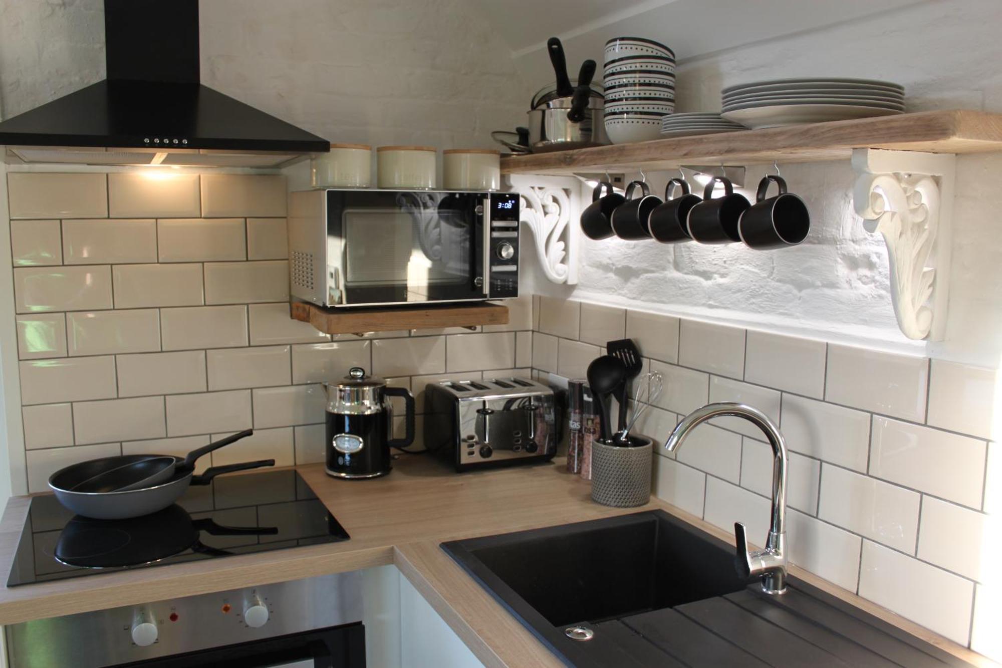 Beautiful Barn Conversion, 3 Bed, Hot Tub, Sauna, Gym, Enclosed Garden Holiday home